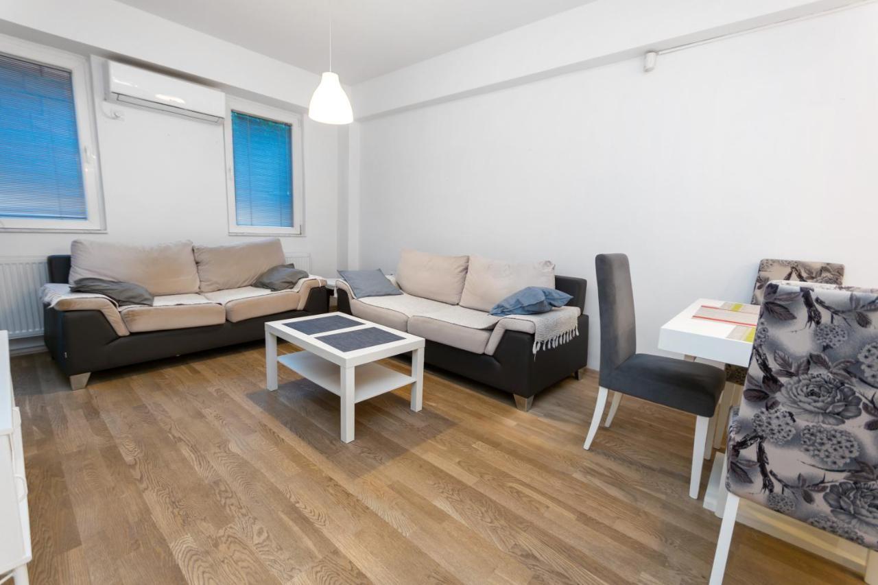 סקופיה One Bedroom Apartment With Private Parking מראה חיצוני תמונה