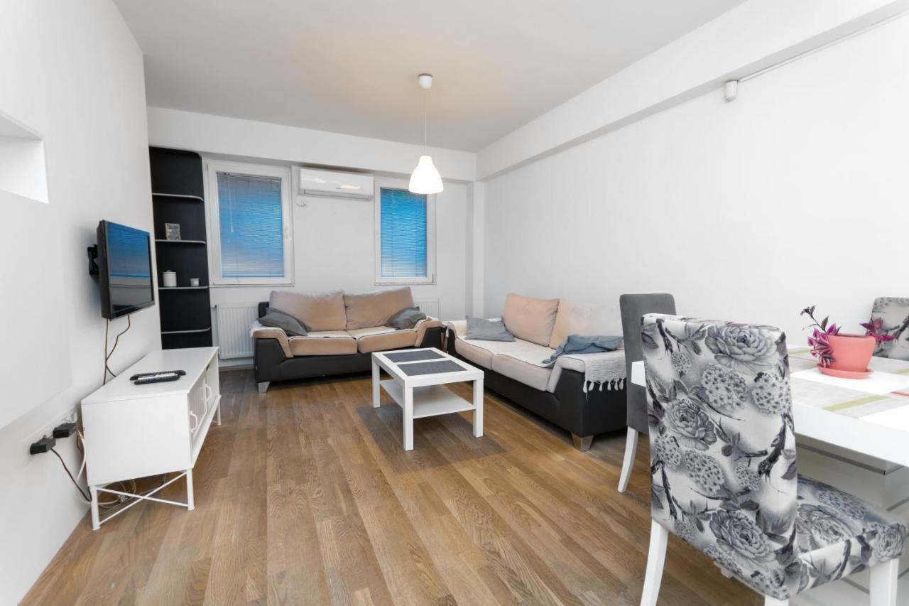 סקופיה One Bedroom Apartment With Private Parking מראה חיצוני תמונה