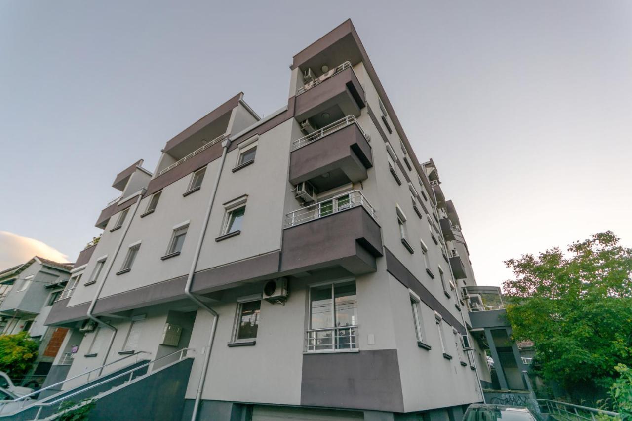סקופיה One Bedroom Apartment With Private Parking מראה חיצוני תמונה