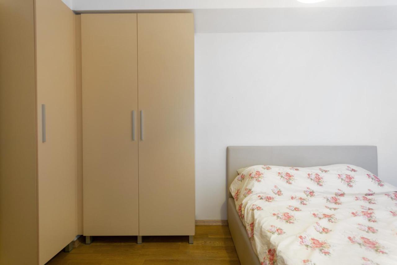 סקופיה One Bedroom Apartment With Private Parking מראה חיצוני תמונה