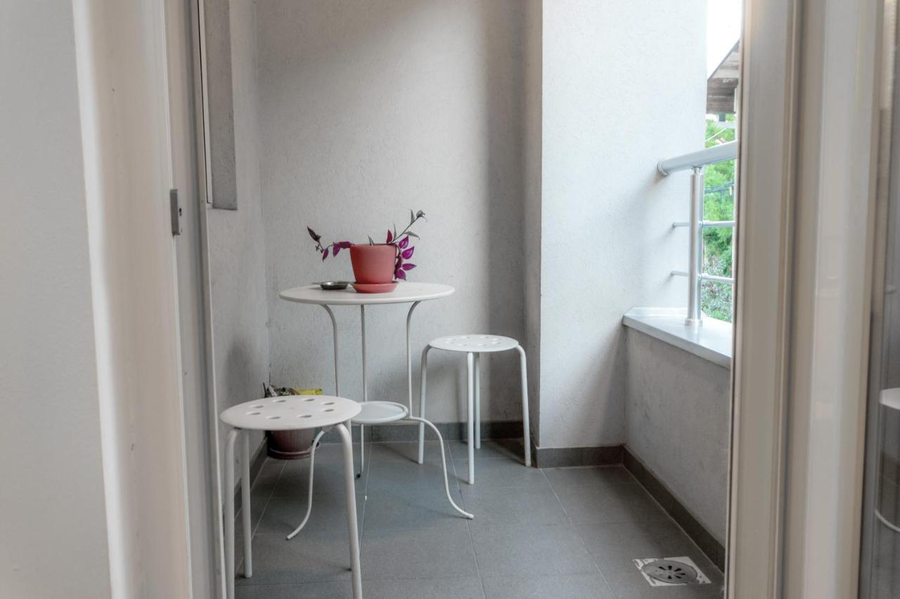 סקופיה One Bedroom Apartment With Private Parking מראה חיצוני תמונה